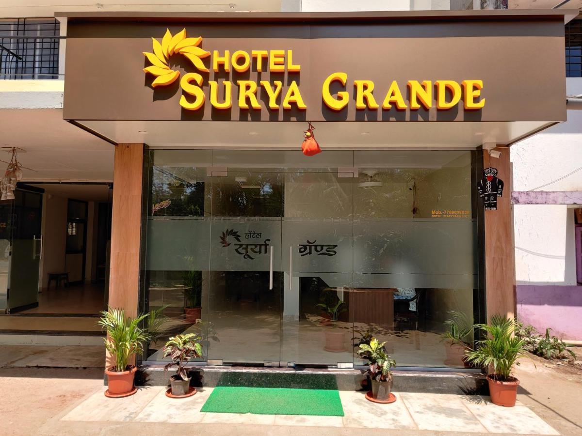 Hotel Surya Grande Kudal  Exteriör bild